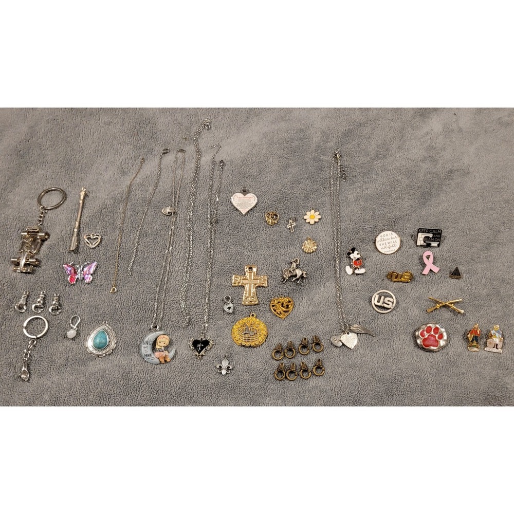 Jewelry Lot Gold & Silver Tone Charm Necklaces, Crosses, Pins, Pendants & Rings